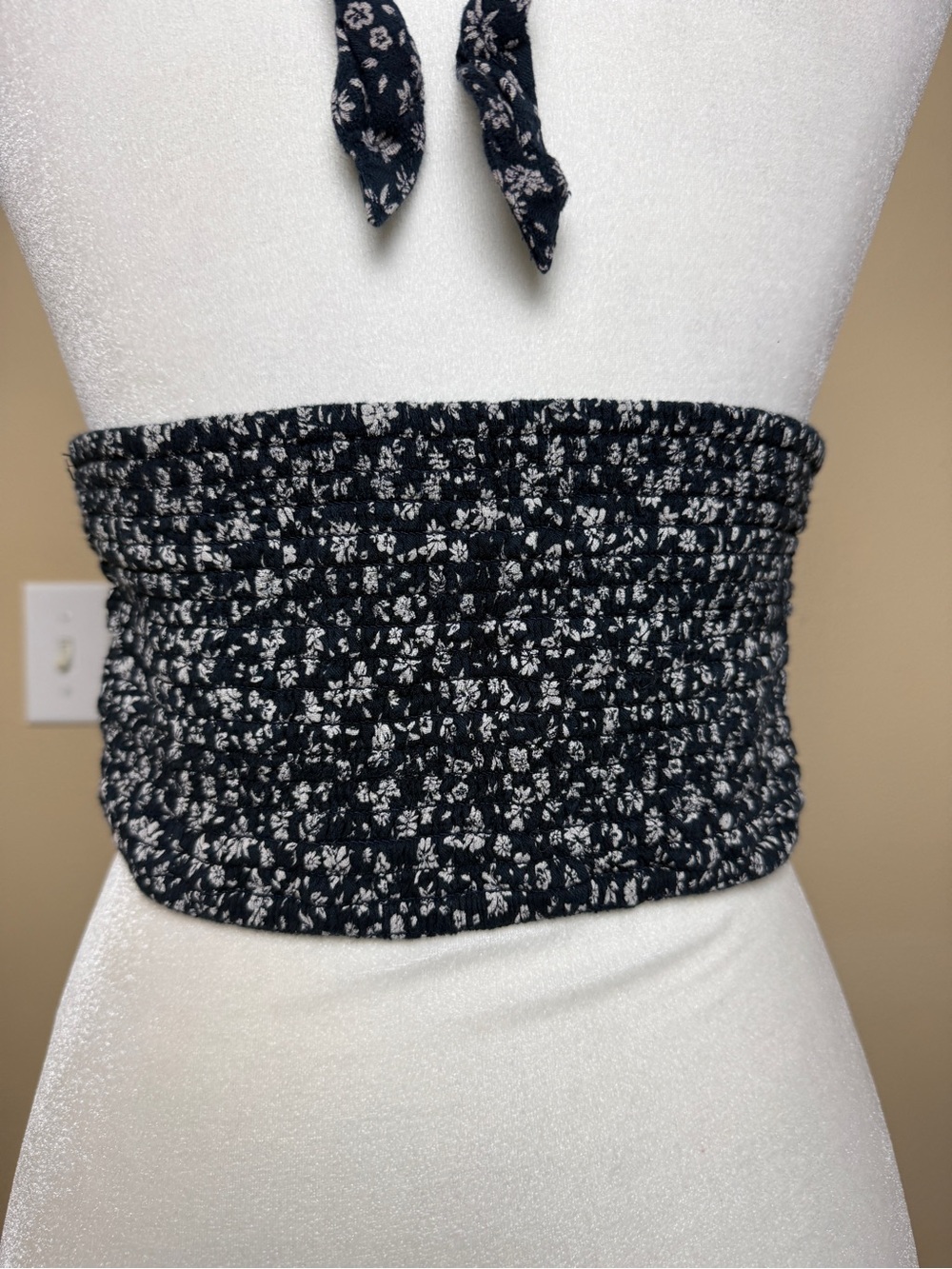 American Eagle Halter Top Size Small - Picture 7 of 9